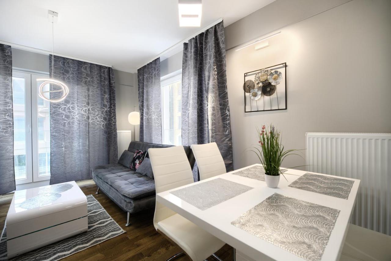 Aboutartapartments - Twin Towers Breslavia Esterno foto