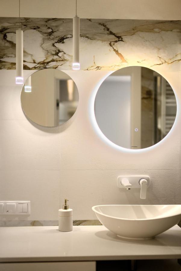 Aboutartapartments - Twin Towers Breslavia Esterno foto