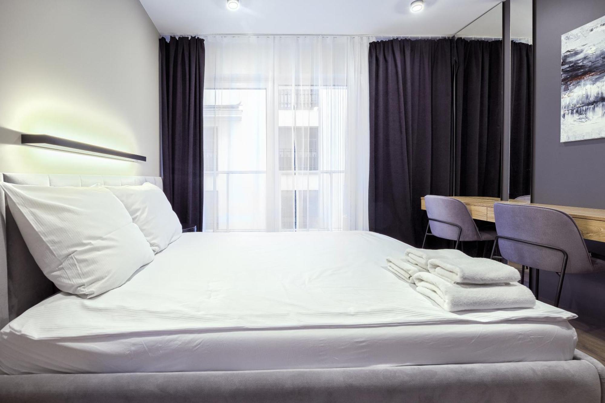 Aboutartapartments - Twin Towers Breslavia Esterno foto